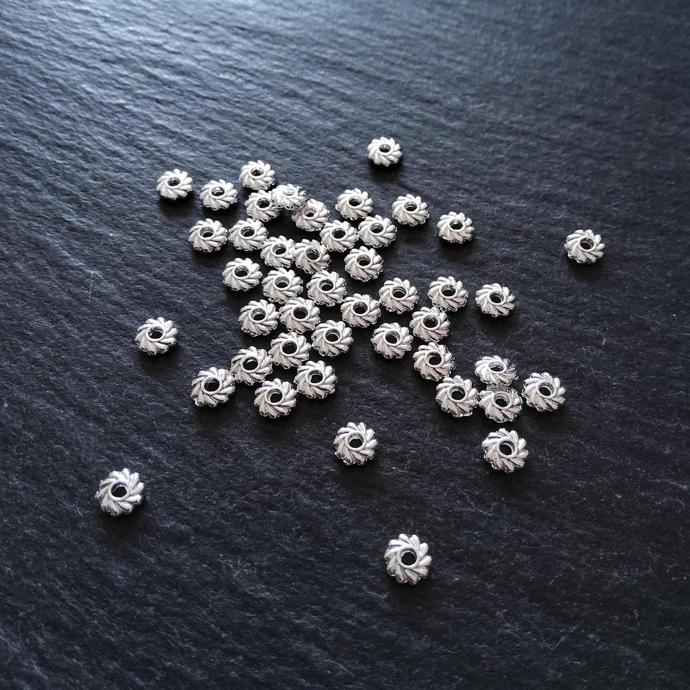 20 or 100 Bright Silver Tone Alloy 4.8mm Spacer Beads Flat Round 4.8x1.5mm Hole: 1.2mm Nickel FREE