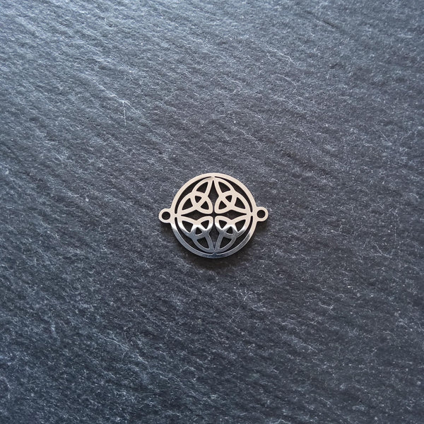 2 or 10 Dara Celtic Knot Flat Round Stainless Steel Connector Charms 18.5x14.5x1mm
