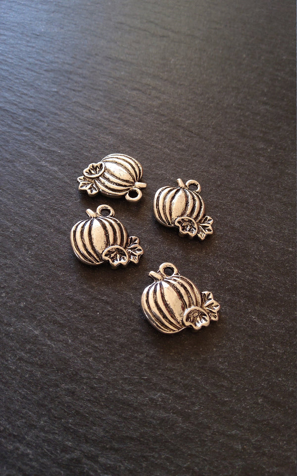 4 or 20 Pumpkin Charms Antique Silver Tone 17x17x3.8mm