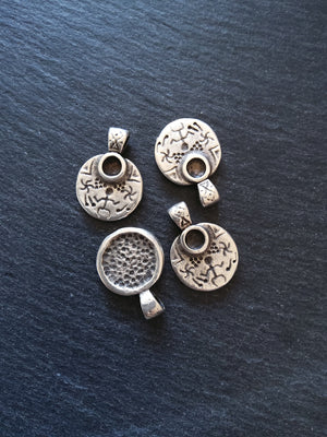 1 or 5 African Tribal Round Cave Painting Design Pendant Genuine Silver Plated 30x21.5mm