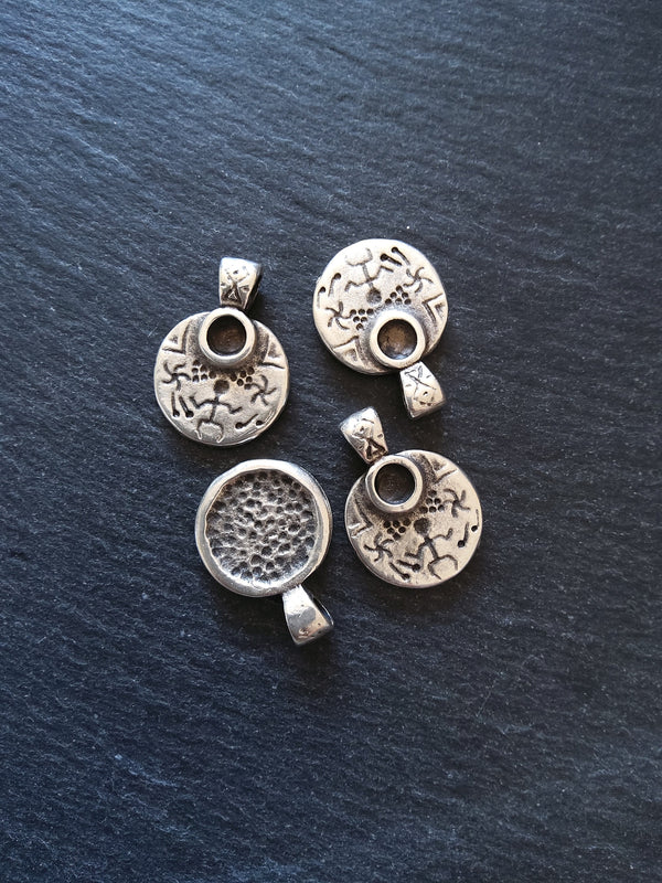 1 or 5 African Tribal Round Cave Painting Design Pendant Genuine Silver Plated 30x21.5mm