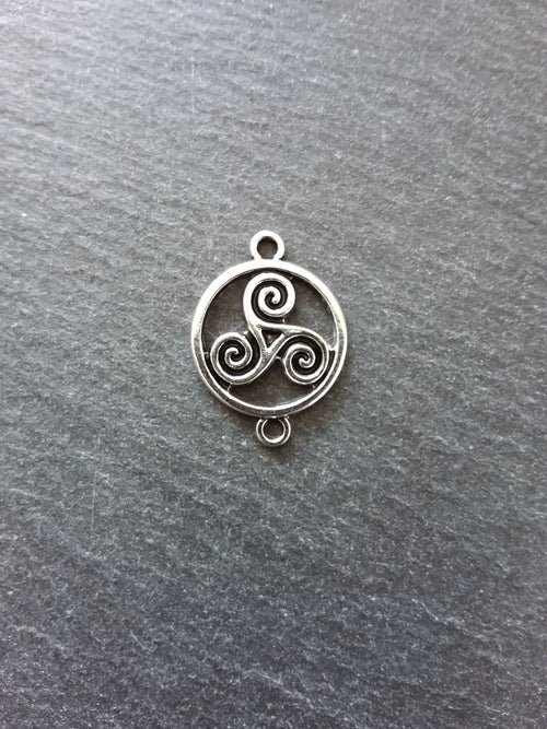 6 or 30 Triple Spiral Triskelion Celtic Connector Charms Antique Silver Tone Round 28x20mm Inactive