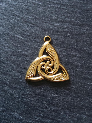 2 or 10 Trinity Celtic Knot Pendants 18K Gold Plated Stainless Steel 26x25x2mm