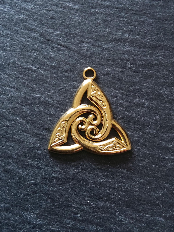 2 or 10 Trinity Celtic Knot Pendants 18K Gold Plated Stainless Steel 26x25x2mm