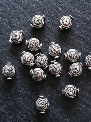 10 or 50 Silver Tone 8mm Flower Design Flattened Rounded Spacer Beads 10x8x5mm, Hole: 1.5mm