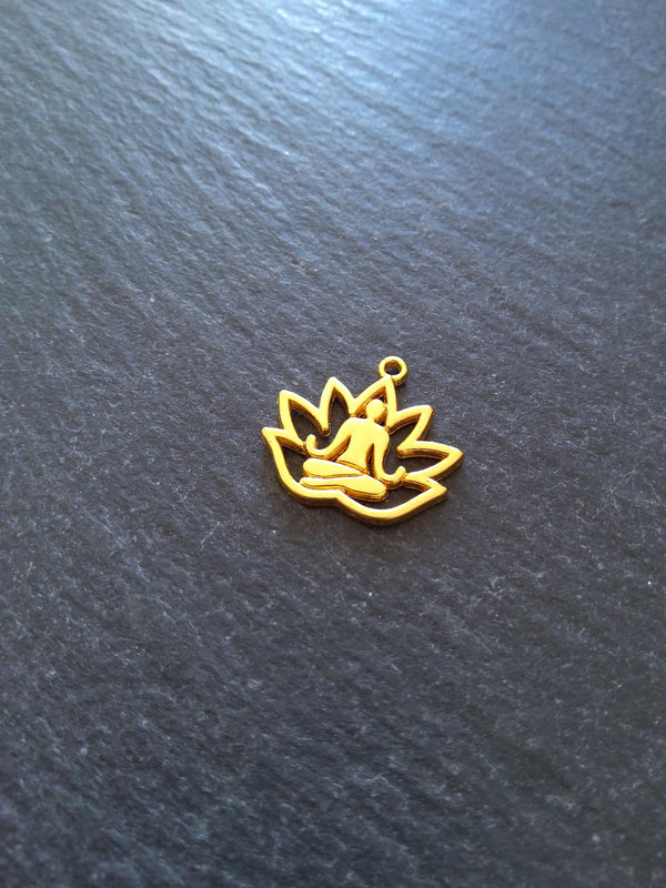 10 or 50 Bright Gold Tone Alloy Lotus Flower Meditation Yoga Charms 18x17mm