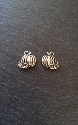 4 or 20 Pumpkin Charms Antique Silver Tone 17x17x3.8mm