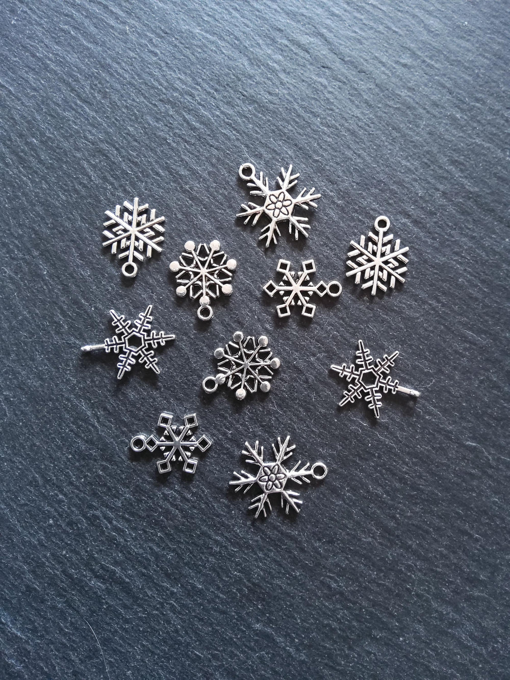 10 or 50 Mixed Snowflake Charms Antique Silver Tone Alloy 11x8mm