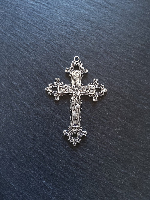 2 or 10 Large Antique Silver Tone Crucifix Pendants Victorian Flower Pattern 74x53mm Nickel FREE