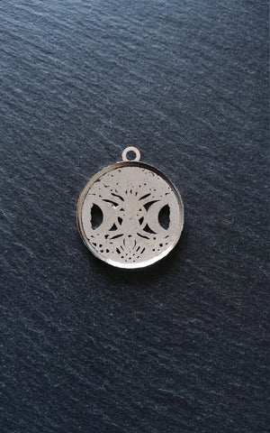 4 or 20 Round Triple Moon Pentagram Charms Antique Silver Tone Alloy 34x39mm