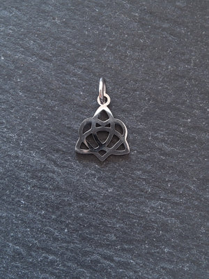 2 or 10 Stainless Steel Irish Love Knot Silver Charms 15x12mm