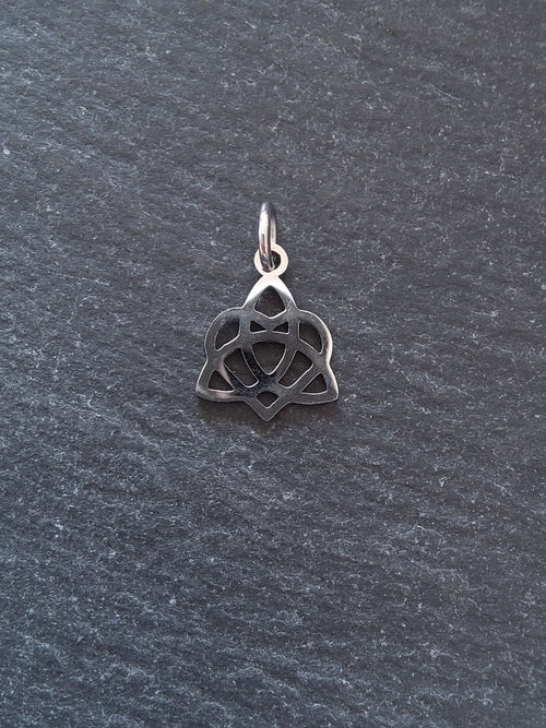 4 or 40 Stainless Steel Irish Love Knot Silver Charms 15x12mm