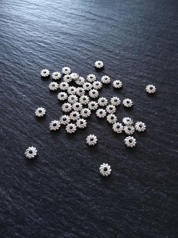 20 or 100 Bright Silver Tone Alloy 4.8mm Spacer Beads Flat Round 4.8x1.5mm Hole: 1.2mm Nickel FREE