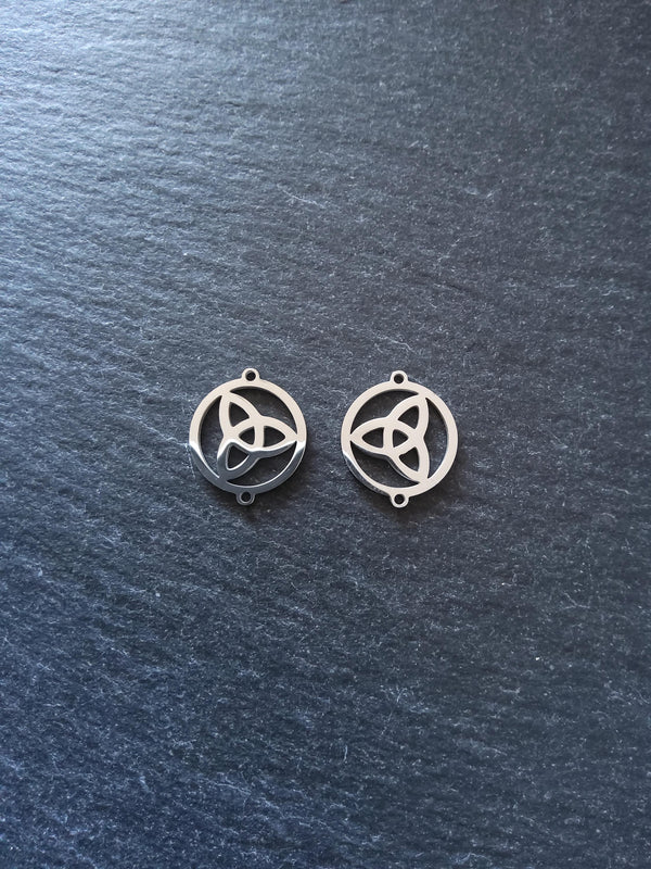 2 or 10 Triquetra Flat Round Stainless Steel Connector Charms 17.5x15x1mm