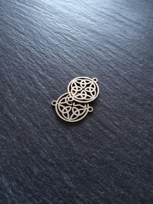 2 or 10 Dara Celtic Knot Flat Round Stainless Steel Connector Charms 18.5x14.5x1mm