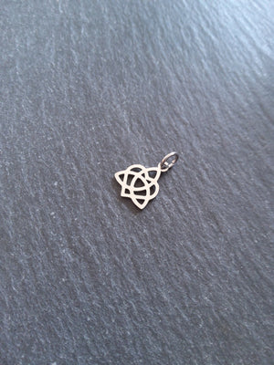 2 or 10 Stainless Steel Irish Love Knot Silver Charms 15x12mm