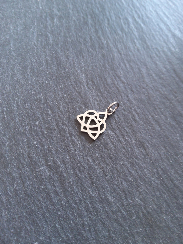 2 or 10 Stainless Steel Irish Love Knot Silver Charms 15x12mm