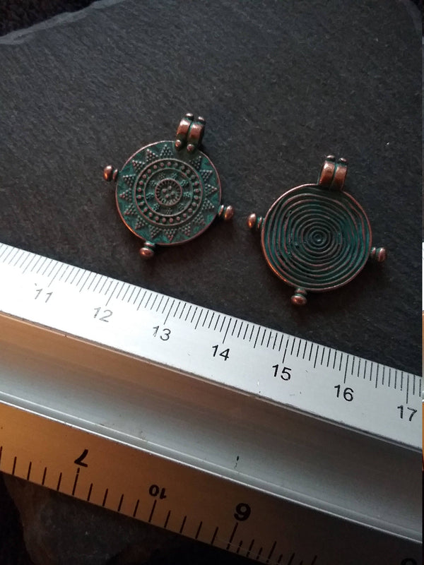 4 or 20 Antique Copper Tone Mandala Mariners Compass Pendants with Green Patina 27x24x1.7mm