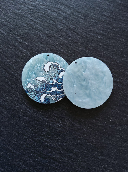 2 or 10 Blue Japanese Style Wave Design Acrylic Pendants 38mm Diameter Hole: 1.5mm