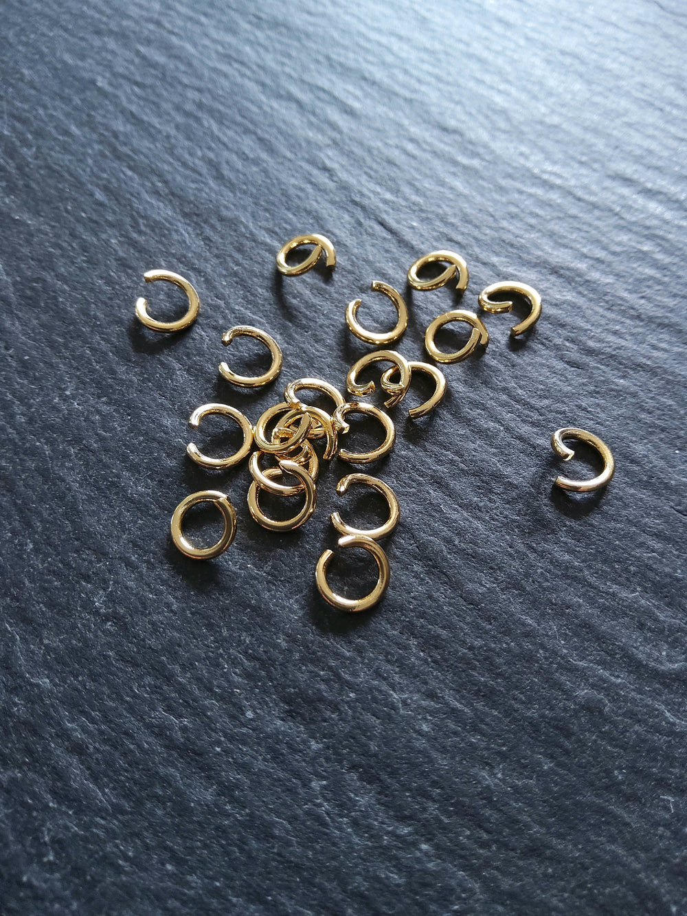 40 or 200 Genuine 14K Gold Plated 6mm Diameter Strong Stainless Steel Jump Rings 1mm (18 Gauge)