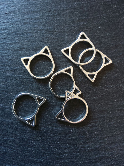 10 or 50 Antique Silver Tone Cat Face Head Connector Charms 21x20mm