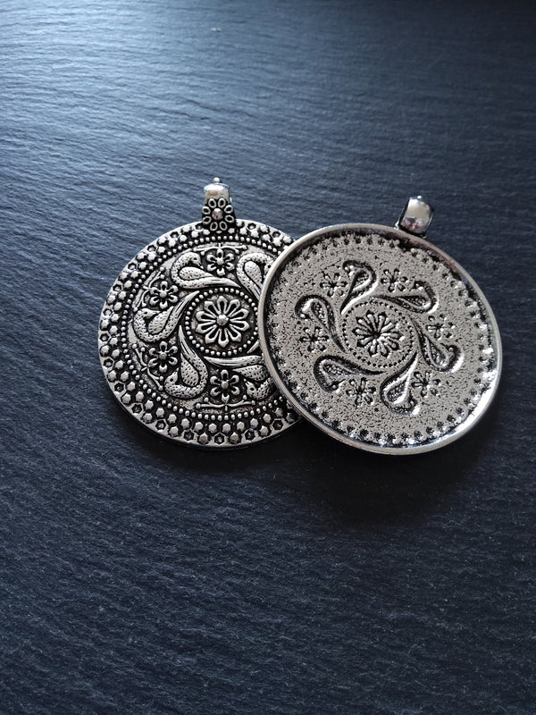 Large Bird & Flower Embossed Antique Silver Tone Pendant 71x59x3.5mm