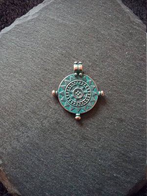 4 or 20 Antique Copper Tone Mandala Mariners Compass Pendants with Green Patina 27x24x1.7mm