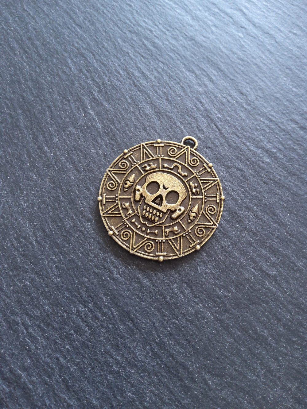 1 or 5 Aztec Skull Coin Treasure Pendants Antique Bronze Tone Alloy 43x39x2.5mm
