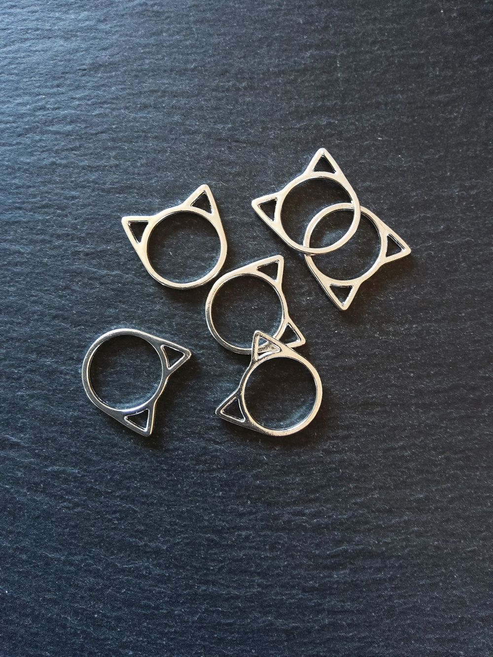 10 or 50 Antique Silver Tone Cat Connector Charms 21x20mm