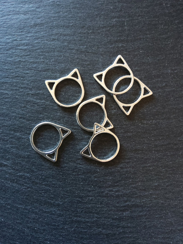 10 or 50 Antique Silver Tone Cat Face Head Connector Charms 21x20mm