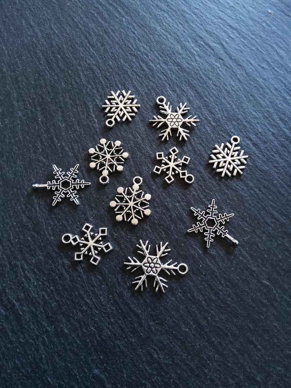 10 or 50 Mixed Snowflake Charms Antique Silver Tone Alloy 11x8mm