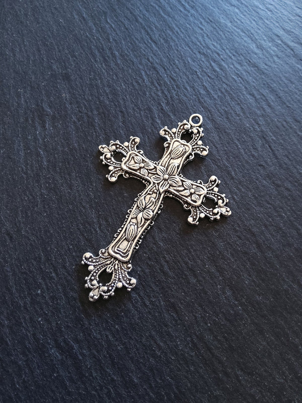 2 or 10 Large Antique Silver Tone Crucifix Pendants Victorian Flower Pattern 74x53mm Nickel FREE