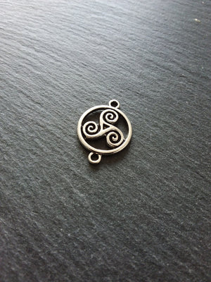 6 or 30 Triple Spiral Triskelion Celtic Connector Charms Antique Silver Tone Round 28x20mm Inactive