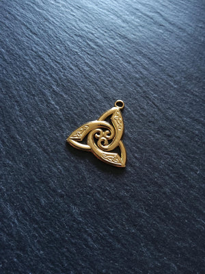 2 or 10 Trinity Celtic Knot Pendants 18K Gold Plated Stainless Steel 26x25x2mm