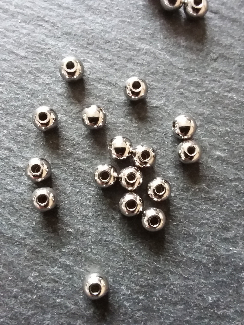 20 or 100 Stainless Steel 4mm Solid Round Spacer Beads Hole: 1.5mm - ContentedCatz