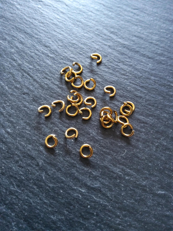 20 or 100 Real 18K Gold Ion Plated 5mm Diameter Strong Stainless Steel Jump Rings 0.8mm (20 Gauge) Inner Diameter: 3.1mm