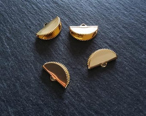 10 Gold Plated 20mm Semi-Circular Crimp Ends 20x12mm