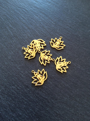 10 or 50 Bright Gold Tone Alloy Lotus Flower Meditation Yoga Charms 18x17mm