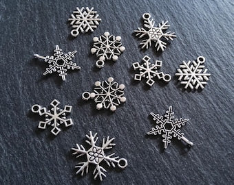10 or 50 Mixed Snowflake Charms Antique Silver Tone Alloy 11x8mm