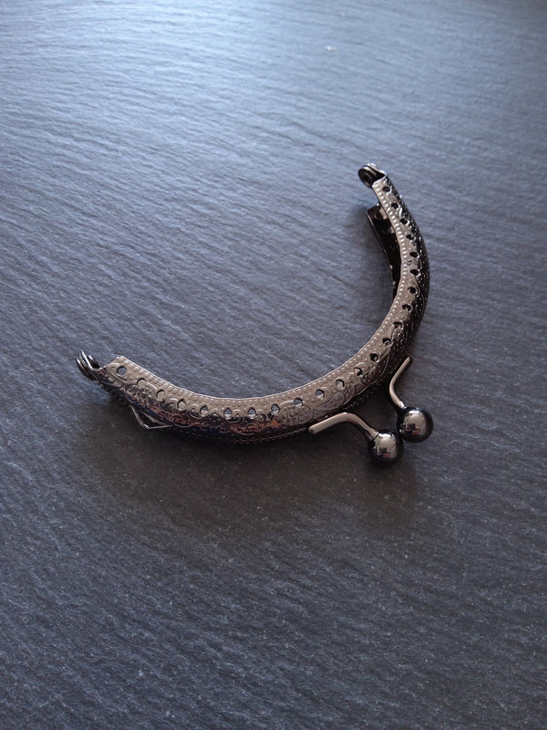 Patterned Gunmetal 8.5cm Metal Arch Frame Kiss Clasp For Purse Bag (3 3/8 inch)
