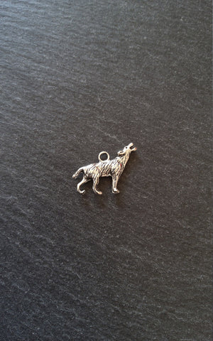 5 or 25 Howling Wolf Pendant Charms Antique Silver Tone 25x18mm