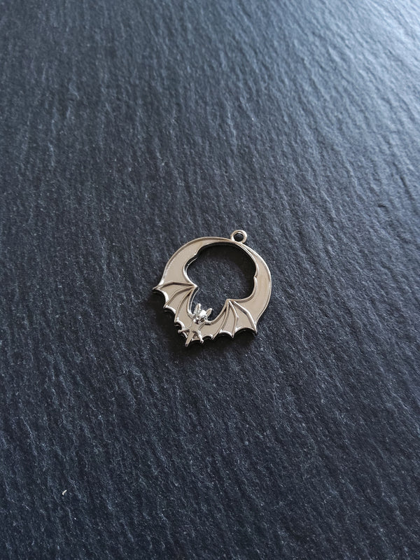 6 or 30 Flying Bat Charms Antique silver Tone Alloy 28x24mm