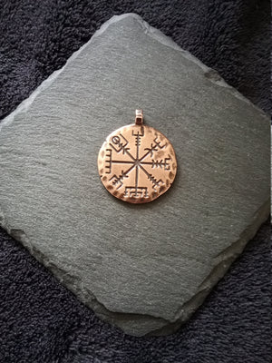 1 or 5 Icelandic Vegvísir Wayfinder Compass Pendant Antique Copper 35x29mm