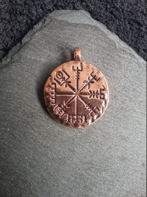 1 or 5 Icelandic Vegvísir Wayfinder Compass Pendant Antique Copper 35x29mm