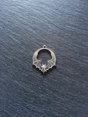 6 or 30 Flying Bat Charms Antique silver Tone Alloy 28x24mm