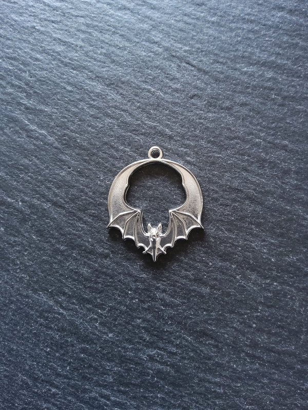 6 or 30 Flying Bat Charms Antique silver Tone Alloy 28x24mm