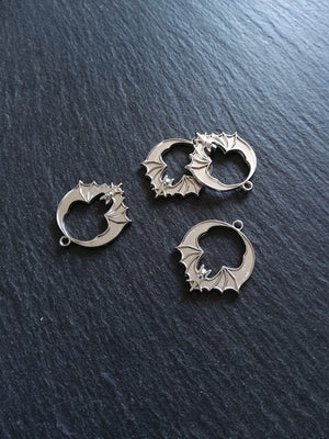 6 or 30 Flying Bat Charms Antique silver Tone Alloy 28x24mm