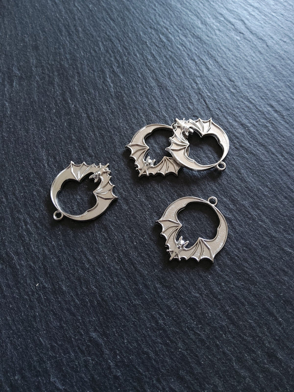 6 or 30 Flying Bat Charms Antique silver Tone Alloy 28x24mm