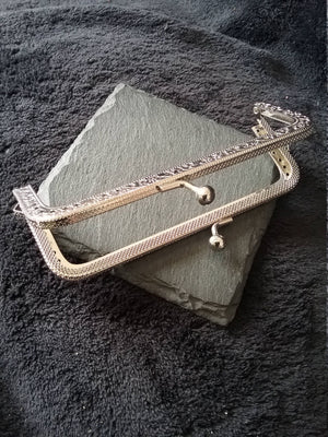 Patterned 12.8cm (5 inch) Bright Silver Tone Metal Purse or Bag Frame Kiss Clasp Rectangle 12.8x6.5cm