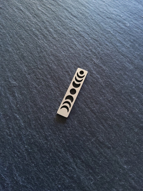 1 or 5 Stainless Steel Phases of the Moon Charms Flat Small 26x6x1.5mm